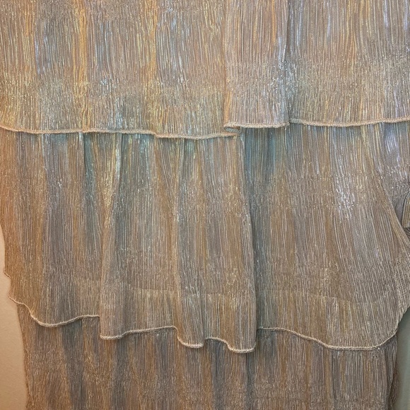 Dynamite Shimmer Tiered Party Dress Medium - Picture 6 of 7